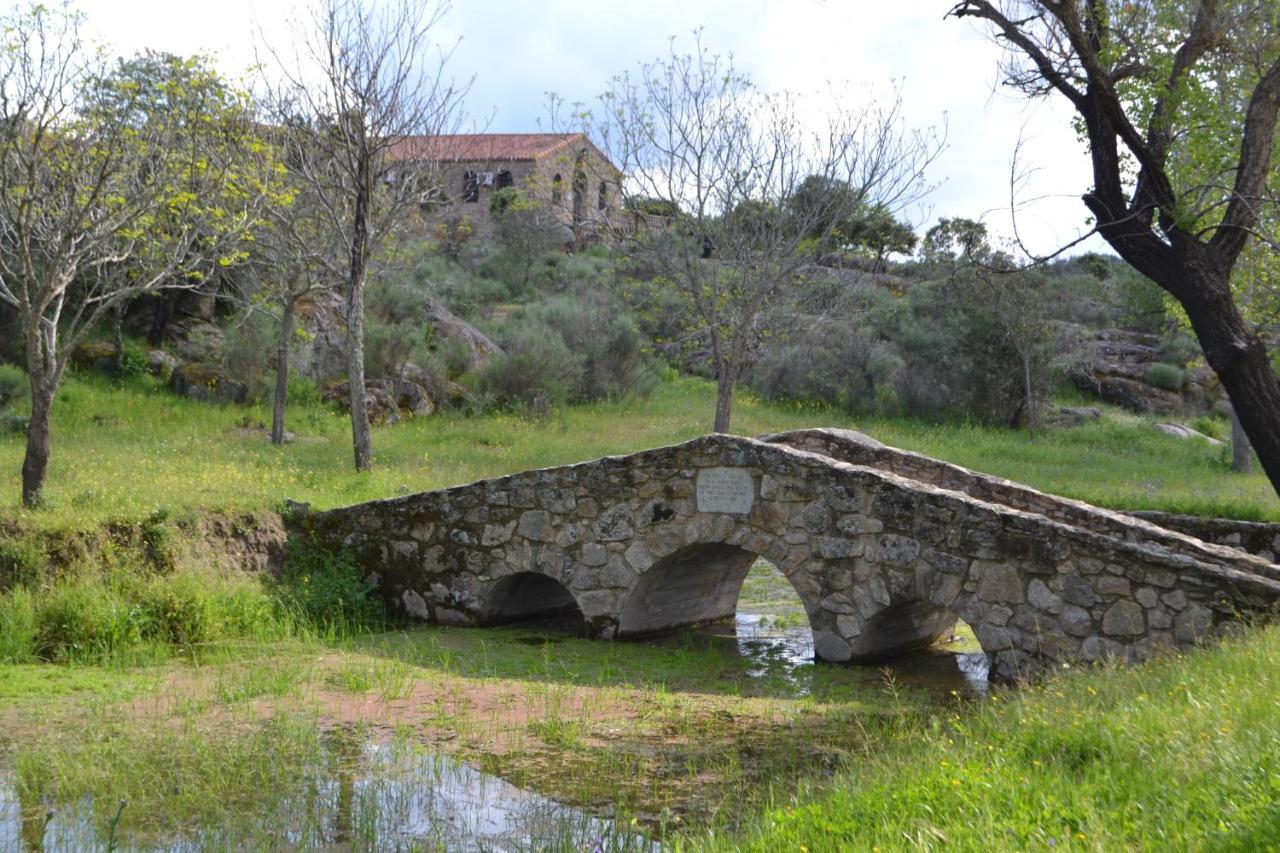 Plasenzuela Albergue La Jarilla מראה חיצוני תמונה