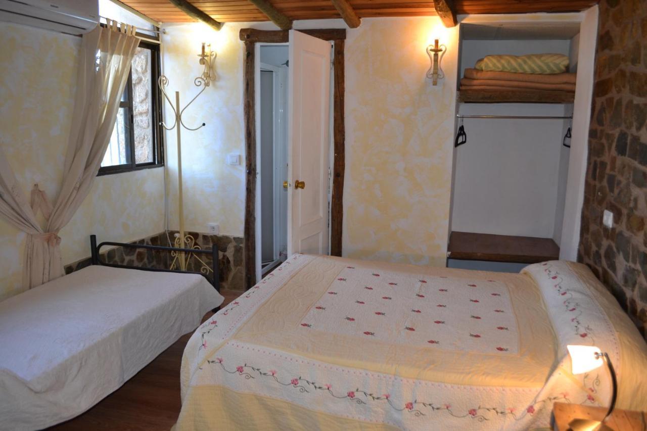 Plasenzuela Albergue La Jarilla מראה חיצוני תמונה